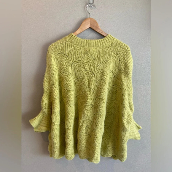 KORI Lime Green Oversized Knit Sweater Small Scalloped Hem NWT - Picture 2 of 12
